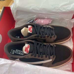 Travis Scott Jordan 1 Retro Low